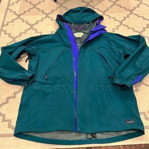 Vintage made in Hong Kong LL Bean GoreTex Jacket: XL Great condition for age